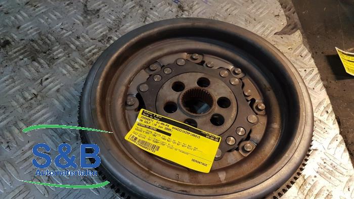Gebruikte Dubbele massa vliegwiel Volkswagen Golf V (1K1) 2.0 TFSI GTI 16V Prijs op aanvraag aangeboden door Schaap & Bron