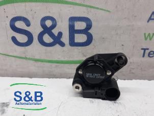 Gebruikte Spanningsregelaar Volkswagen Golf IV (1J1) Prijs € 11,01 Inclusief btw aangeboden door Schaap & Bron