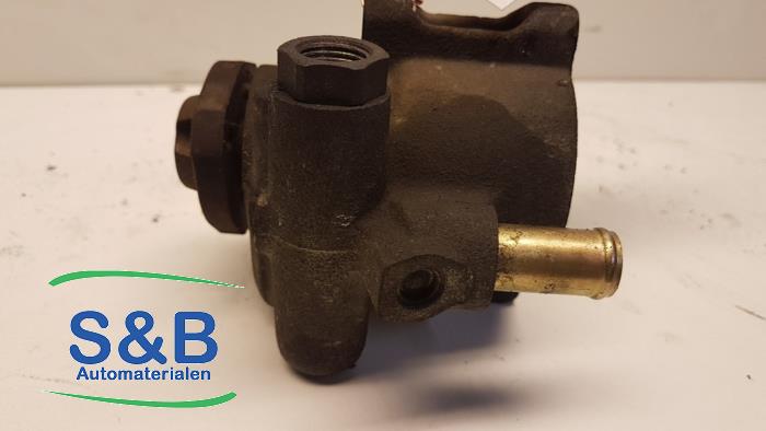 Gebruikte Servopomp Volkswagen Polo III (6N2) 1.4 Prijs € 30,00 Margeregeling aangeboden door Schaap & Bron