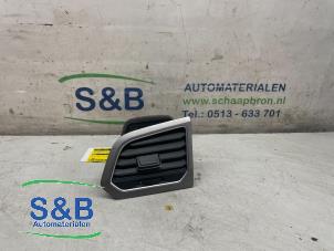 Gebruikte Luchtrooster Dashboard Volkswagen Golf Sportsvan (AUVS) 1.2 TSI 16V BlueMOTION Prijs € 35,00 Margeregeling aangeboden door Schaap & Bron