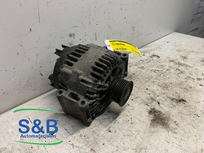 Dynamo van een Audi A4 (B7) 1.8 T 20V 2006
