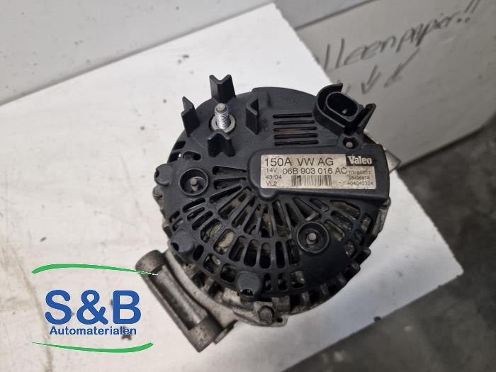 Dynamo van een Audi A4 (B7) 1.8 T 20V 2006