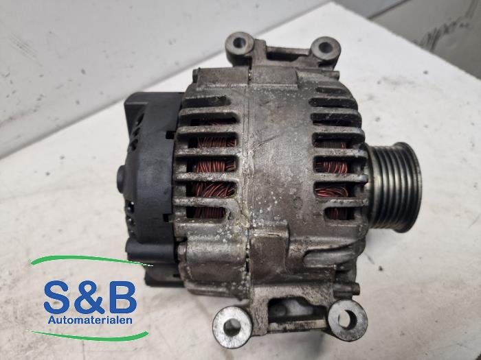 Dynamo van een Audi A4 (B7) 1.8 T 20V 2006