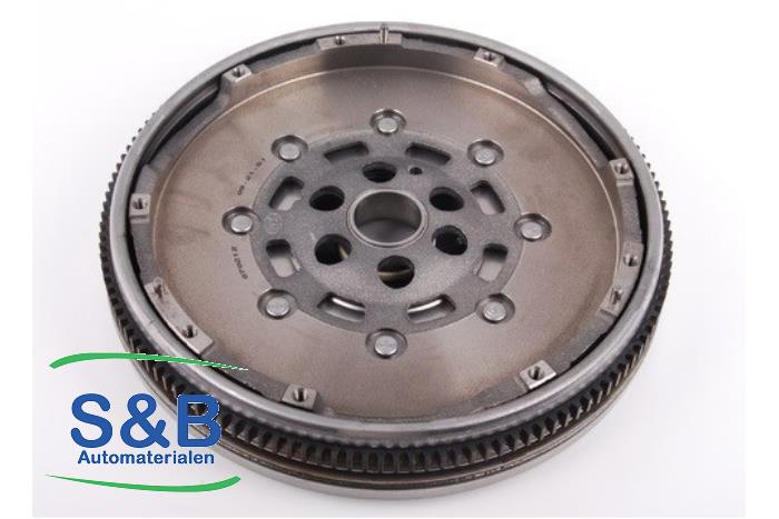 Gebruikte Vliegwiel dubbele massa Volkswagen Eos (1F7/F8) 2.0 FSI 16V Prijs € 75,00 Margeregeling aangeboden door Schaap & Bron