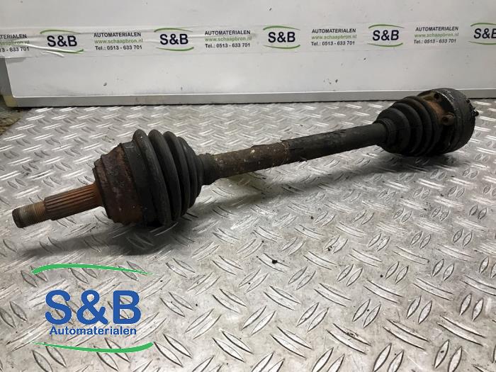 Gebruikte Steekas links-voor Volkswagen Caddy II (9K9A) 1.9 TDI Prijs € 30,00 Margeregeling aangeboden door Schaap & Bron