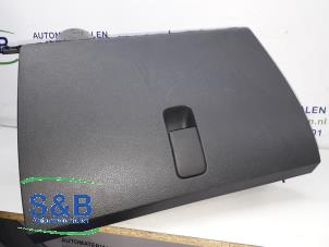 Gebruikte Dashboardkastje Skoda Fabia III Combi (NJ5) 1.2 TSI 16V Greentech Prijs € 35,00 Margeregeling aangeboden door Schaap & Bron
