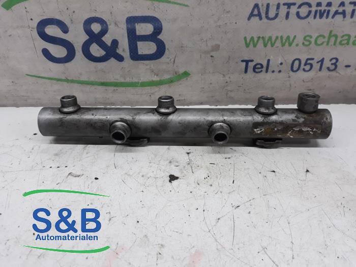 Gebruikte Brandstofverdeler Volkswagen Touareg (7LA/7L6) 3.0 TDI V6 24V Prijs € 125,00 Margeregeling aangeboden door Schaap & Bron