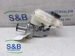 Gebruikte Hoofdremcilinder Volkswagen Polo VI (AW1) 1.0 12V BlueMotion Technology Prijs € 59,99 Margeregeling aangeboden door Schaap & Bron