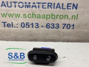 Gebruikte Centrale deurvergrendeling Schakelaar Seat Leon (1P1) 1.2 TSI Prijs € 10,00 Margeregeling aangeboden door Schaap & Bron