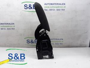 Gebruikte Armleuning Audi A4 Avant (B8) 2.0 TFSI 16V Prijs € 35,00 Margeregeling aangeboden door Schaap & Bron