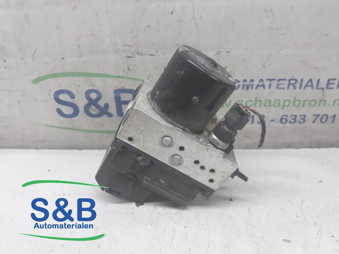 Gebruikte ABS Pomp Volkswagen Polo IV (9N1/2/3) 1.4 16V Prijs € 125,00 Margeregeling aangeboden door Schaap & Bron