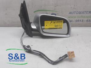 Gebruikte Buitenspiegel rechts Volkswagen Polo IV (9N1/2/3) 1.4 16V Prijs € 30,00 Margeregeling aangeboden door Schaap & Bron