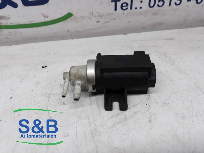 Brandstofdruk sensor van een Volkswagen Lupo (6X1) 1.2 TDI 3L 2001