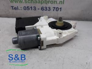 Gebruikte Motor electrisch raam Volkswagen Golf V Variant (1K5) 1.4 TSI 160 16V Prijs € 50,00 Margeregeling aangeboden door Schaap & Bron