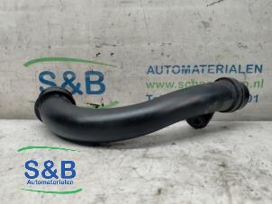 Gebruikte Intercooler Buis Volkswagen Transporter/Caravelle T5 2.0 TDI DRF 4Motion Prijs € 25,00 Margeregeling aangeboden door Schaap & Bron
