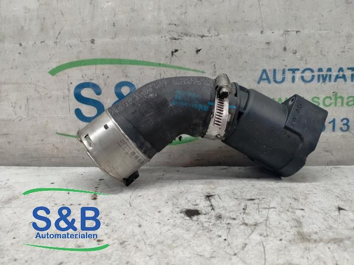 Gebruikte Intercooler Slang Volkswagen Multivan T5 (7E/7HC/7HF/7HM) 2.0 TDI 4Motion Prijs € 25,00 Margeregeling aangeboden door Schaap & Bron