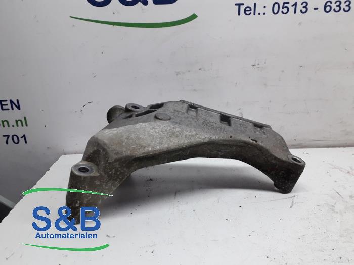 Gebruikte Motorsteun Volkswagen Transporter T5 2.0 TDI DRF Prijs € 22,00 Margeregeling aangeboden door Schaap & Bron