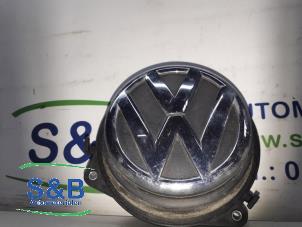 Gebruikte Handgreep Achterklep Volkswagen Polo V (6R) 1.2 TDI 12V BlueMotion Prijs € 25,00 Margeregeling aangeboden door Schaap & Bron