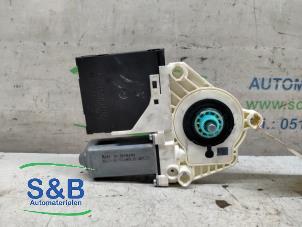 Gebruikte Raammotor Portier Seat Leon (1P1) 2.0 FSI 16V Prijs € 45,00 Margeregeling aangeboden door Schaap & Bron