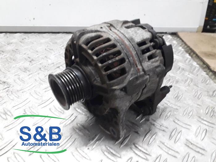 Gebruikte Dynamo Volkswagen Polo III (6N2) 1.4 16V 75 Prijs € 30,00 Margeregeling aangeboden door Schaap & Bron