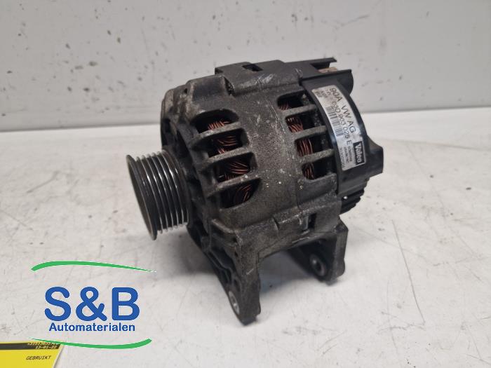 Gebruikte Dynamo Volkswagen Polo IV (9N1/2/3) 1.2 12V Prijs € 40,00 Margeregeling aangeboden door Schaap & Bron