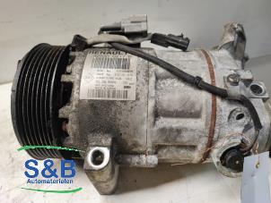 Gebruikte Pomp Airco Renault Clio IV (5R) 0.9 Energy TCE 90 12V Prijs € 125,00 Margeregeling aangeboden door Schaap & Bron