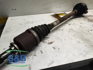 Gebruikte Aandrijfas links-voor Renault Clio IV (5R) 0.9 Energy TCE 90 12V Prijs € 75,00 Margeregeling aangeboden door Schaap & Bron