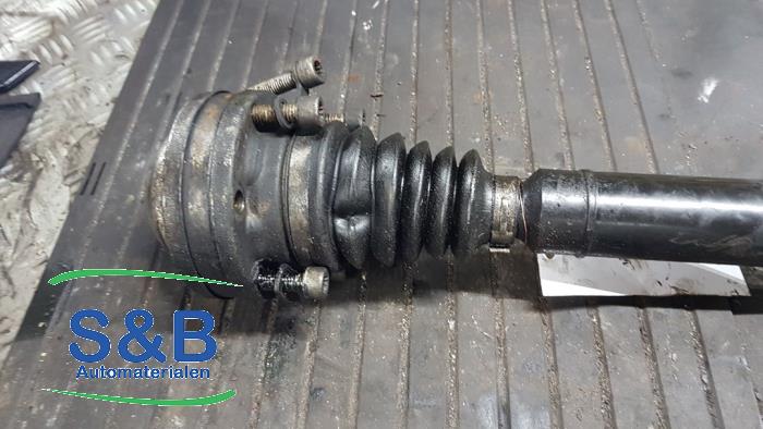 Gebruikte Steekas rechts-voor Volkswagen Caddy III (2KA,2KH,2CA,2CH) 1.6 TDI 16V Prijs € 50,00 Margeregeling aangeboden door Schaap & Bron
