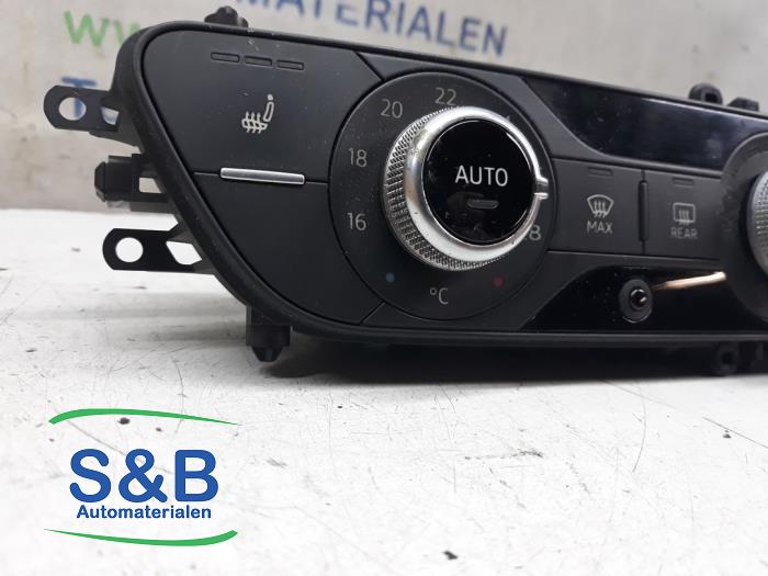 Airco bedieningspaneel van een Audi A4 Avant (B9) 2.0 TFSI 16V 2016