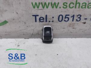Gebruikte Elektrisch Raam Schakelaar Audi A4 (B8) 2.0 TDI 16V Prijs € 10,00 Margeregeling aangeboden door Schaap & Bron