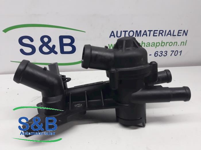 Gebruikte Thermostaathuis Volkswagen Polo IV (9N1/2/3) 1.2 55 Prijs € 25,00 Margeregeling aangeboden door Schaap & Bron