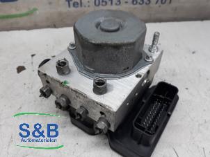 Gebruikte ABS Pomp Renault Clio IV Estate/Grandtour (7R) 1.5 Energy dCi 90 FAP Prijs € 100,00 Margeregeling aangeboden door Schaap & Bron