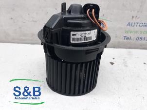 Gebruikte Blower Renault Clio IV Estate/Grandtour (7R) 1.5 Energy dCi 90 FAP Prijs € 40,00 Margeregeling aangeboden door Schaap & Bron