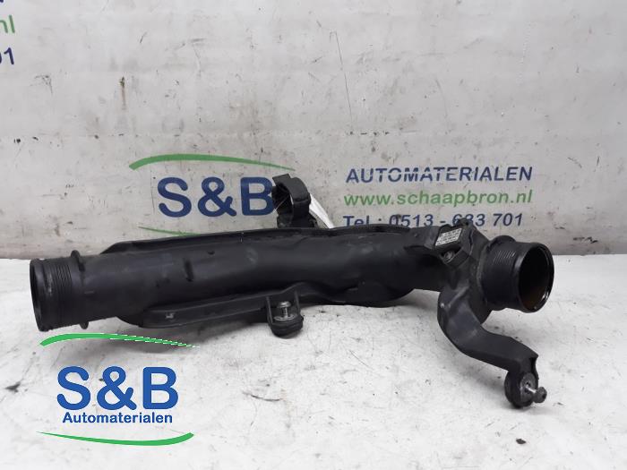 Gebruikte Intercooler Buis Volkswagen Passat (362) 1.6 TDI 16V Bluemotion Prijs € 35,00 Margeregeling aangeboden door Schaap & Bron