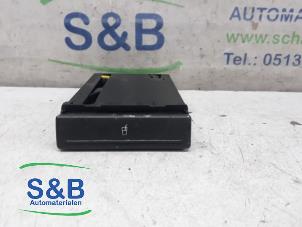 Gebruikte Bekerhouder Seat Exeo (3R2) 2.0 TSI 16V Prijs € 39,00 Margeregeling aangeboden door Schaap & Bron