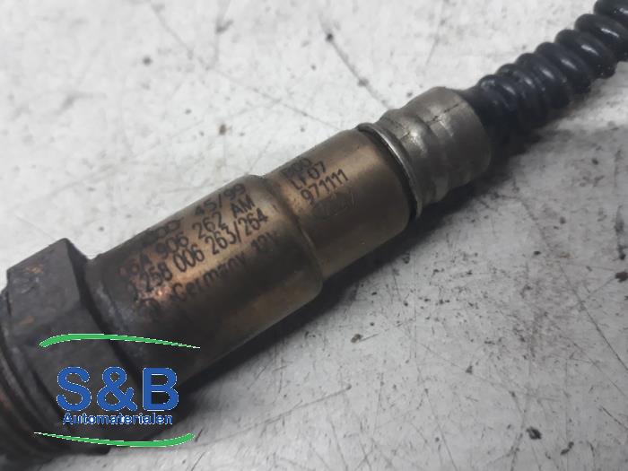 Lambda Sonde van een Volkswagen Golf IV (1J1) 1.6 1999