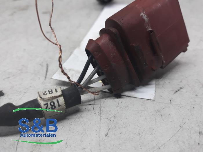 Lambda Sonde van een Volkswagen Golf IV (1J1) 1.6 1999