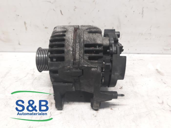 Gebruikte Dynamo Volkswagen Polo IV (9N1/2/3) 1.4 FSI 16V Prijs € 39,00 Margeregeling aangeboden door Schaap & Bron