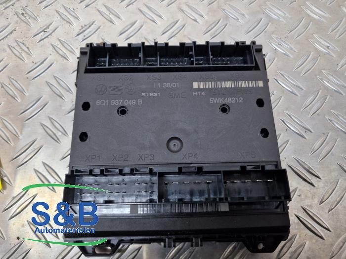 Gebruikte Boordcomputer Volkswagen Polo IV (9N1/2/3) 1.2 12V Prijs € 75,00 Margeregeling aangeboden door Schaap & Bron