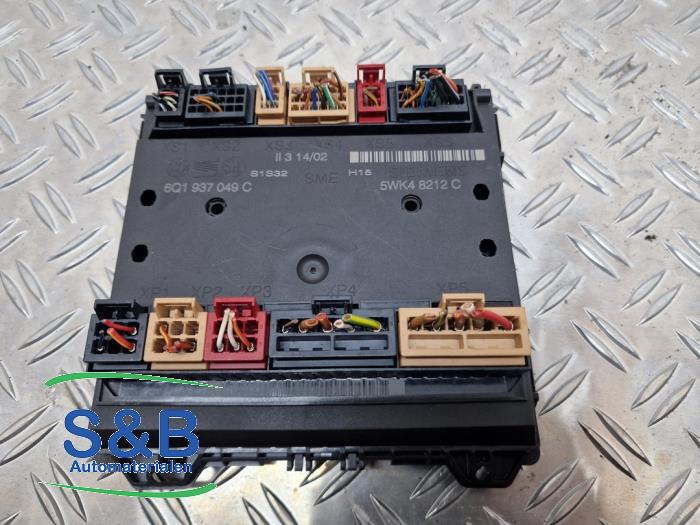 Gebruikte Boordcomputer Volkswagen Polo IV (9N1/2/3) 1.4 16V Prijs € 40,00 Margeregeling aangeboden door Schaap & Bron