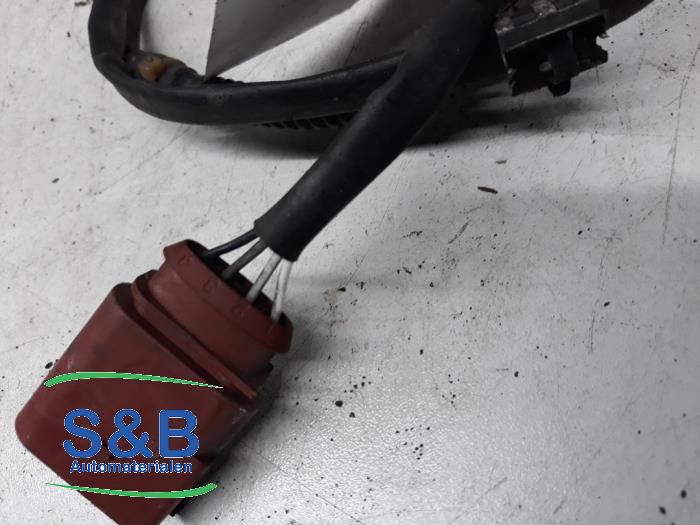 Lambda Sonde van een Volkswagen Golf 2001