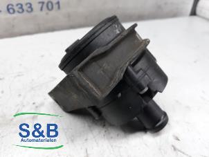 Gebruikte Waterpomp Volkswagen Golf VII (AUA) 1.0 TSI 12V BlueMotion Prijs € 30,00 Margeregeling aangeboden door Schaap & Bron