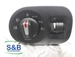 Gebruikte Schakelaar Licht Seat Altea (5P1) 1.2 TSI Prijs € 40,00 Margeregeling aangeboden door Schaap & Bron