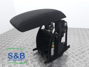 Gebruikte Armleuning Skoda Octavia Prijs € 60,00 Margeregeling aangeboden door Schaap & Bron