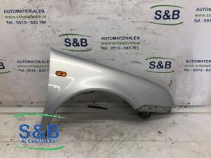 Gebruikte Spatbord rechts-voor Volkswagen Bora (1J2) 1.6 Prijs € 60,00 Margeregeling aangeboden door Schaap & Bron