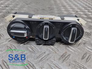 Gebruikte Chaufage Bedieningspaneel Volkswagen Polo V (6R) 1.2 TDI 12V BlueMotion Prijs € 30,00 Margeregeling aangeboden door Schaap & Bron