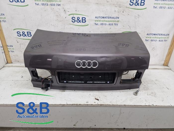 Gebruikte Achterklep Audi A8 (D2) 2.8 V6 30V Quattro Prijs € 50,00 Margeregeling aangeboden door Schaap & Bron