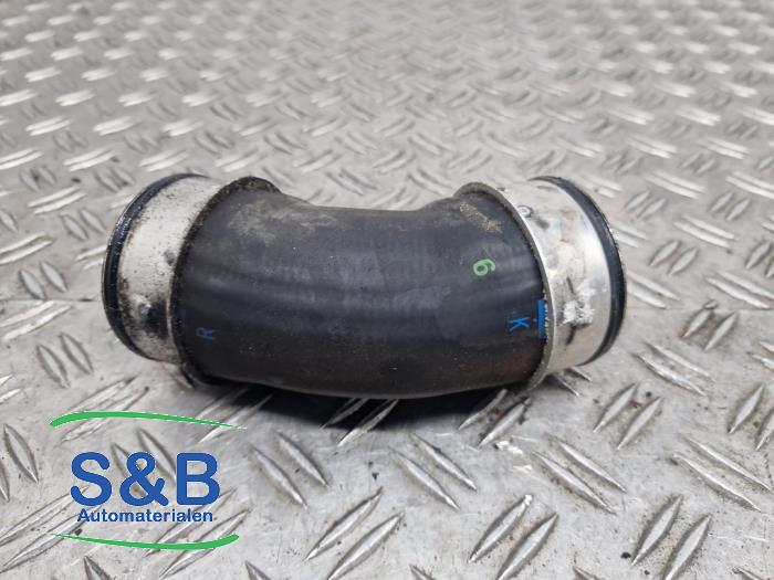 Gebruikte Intercooler Slang Volkswagen Transporter/Caravelle T5 1.9 TDi Prijs € 20,00 Margeregeling aangeboden door Schaap & Bron