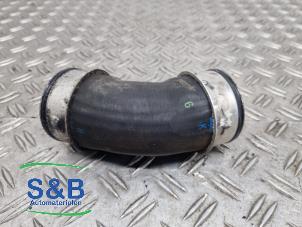 Gebruikte Intercooler Slang Volkswagen Transporter/Caravelle T5 1.9 TDi Prijs € 20,00 Margeregeling aangeboden door Schaap & Bron