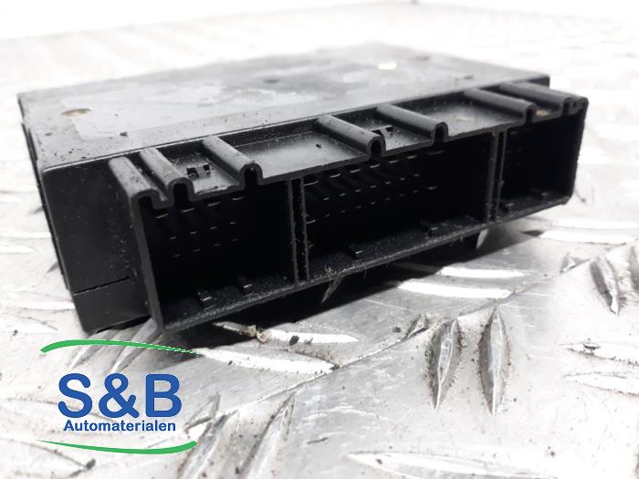 Gebruikte Boordcomputer Volkswagen Transporter T5 1.9 TDi Prijs € 90,00 Margeregeling aangeboden door Schaap & Bron